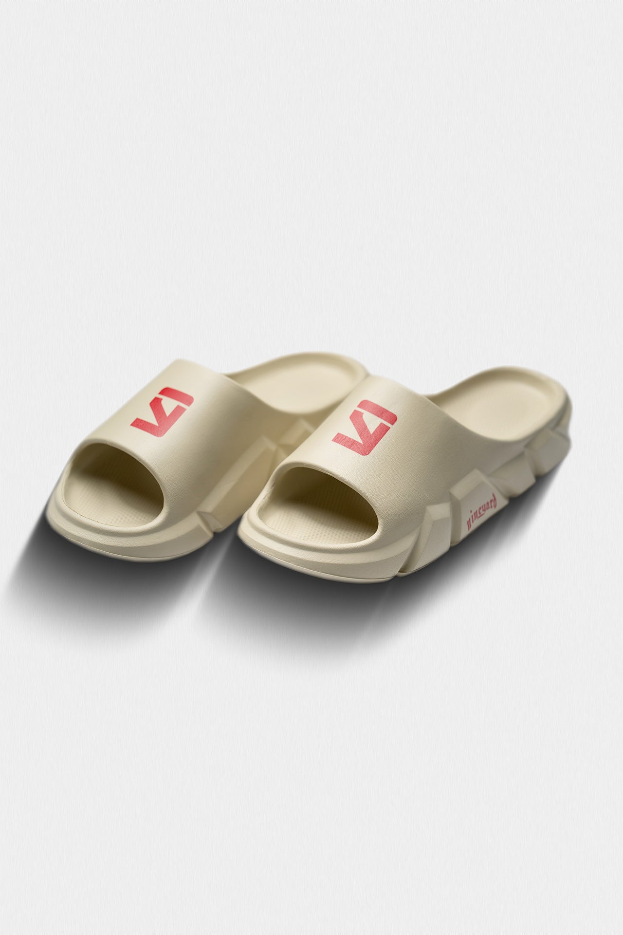 Nineyard Slides – Beige / Red